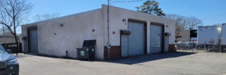 Hackett of Metro Realty Services brokers<br> four sales - $6.385 million